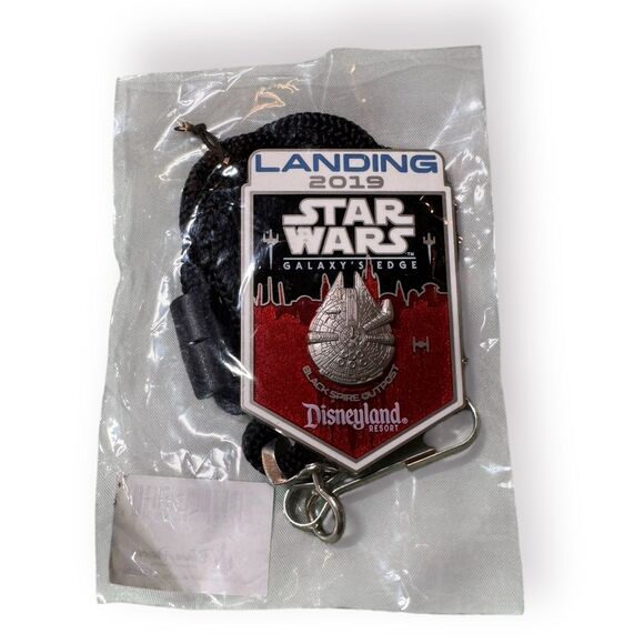 Disney DLR Star Wars Galaxy's Edge Landing 2019 Millennium Falcon Bolo Lanyard - Picture 1 of 4
